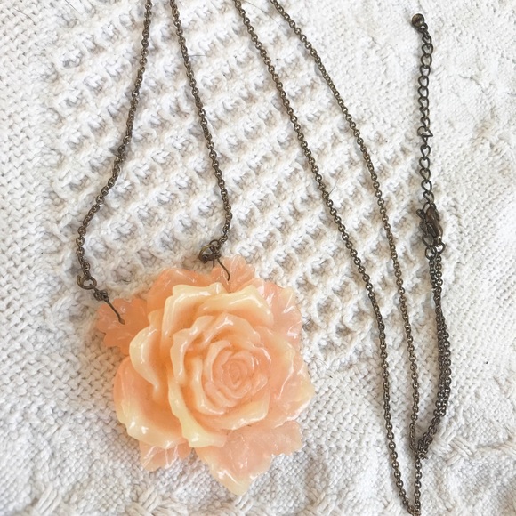 Long rose necklace - Picture 1 of 2